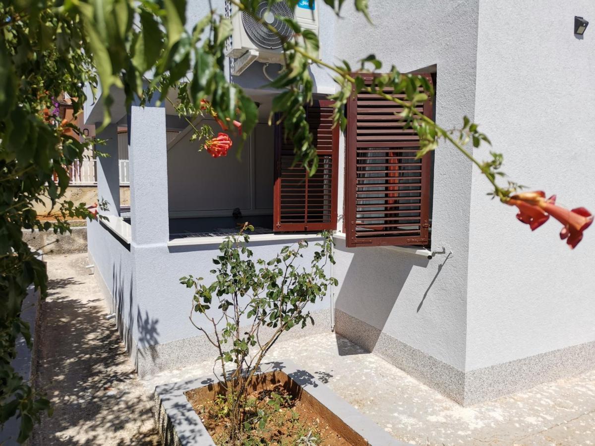 Apartments Lungomare PUY Exterior foto